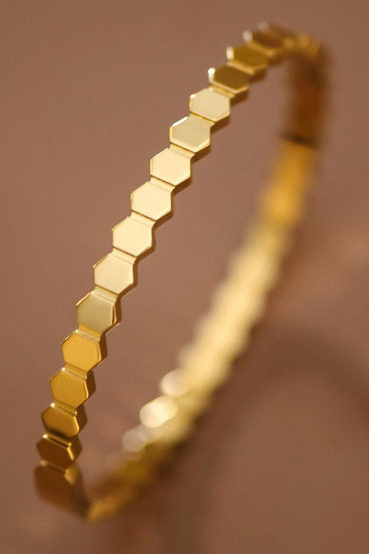 GOLD STAINLESS STEEL BANGLE