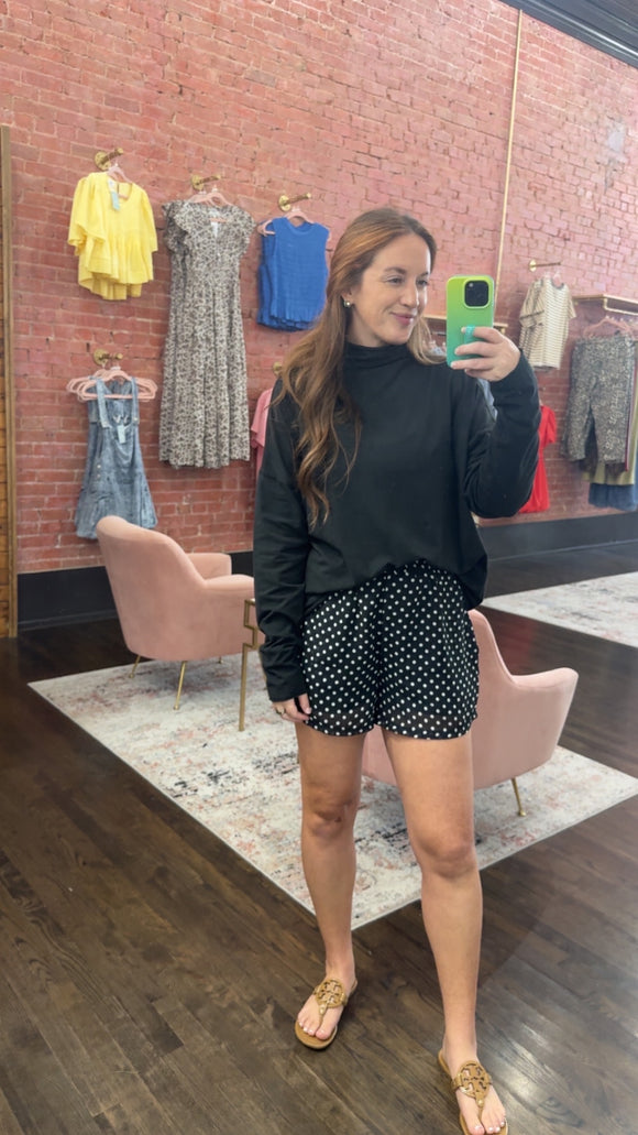THE CHIC TURTLENCK IN BLACK