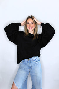 BUBBLE SLEEVE SWEATSHIRT IN BLACK