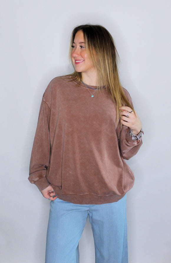 RELAXED CREW NECK SWEATSHIRT IN CHESTNUT