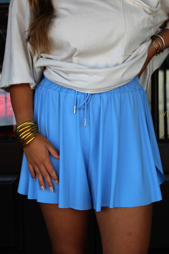 THE ATHLETIC SHORTS YOU NEED-SKY