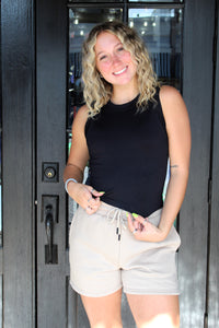 CROPPED SEAMLESS AND COMFY TANK-BLACK