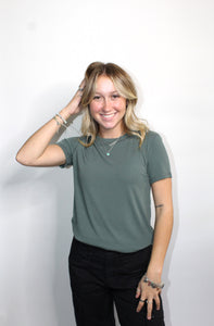 BASIC BETTY TOP IN GREEN