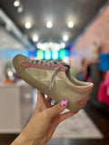 THE LISA SNEAKER